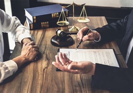 Lawyer meeting with client